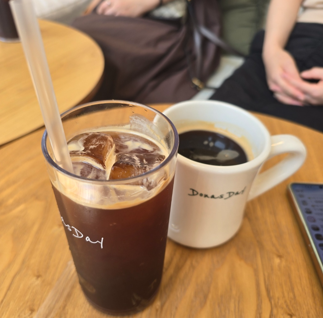 따뜻한 아메리카노 시원한아메리카노