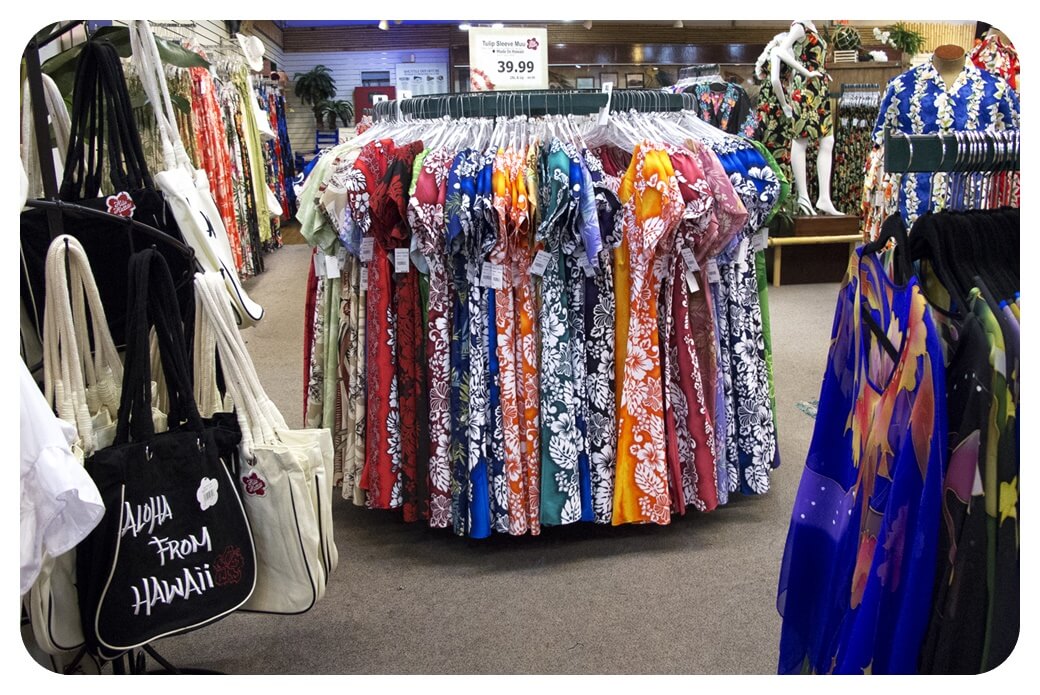 힐로하티-매장-내부-원피스-찍은-사진