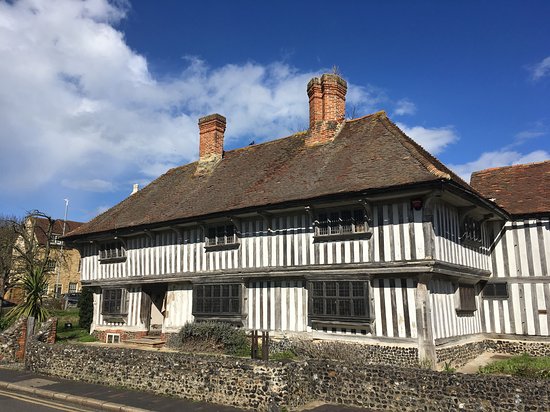 튜더 하우스(Tudor House)