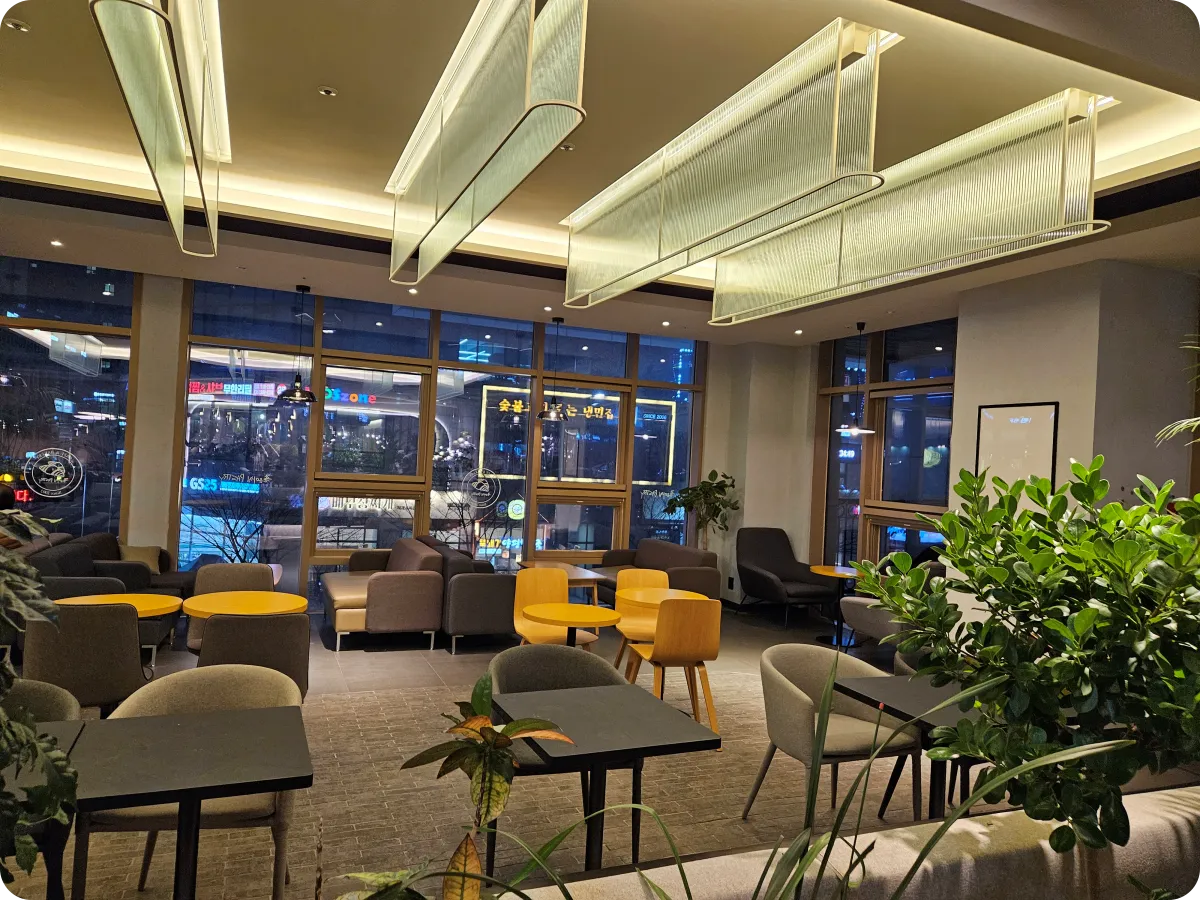 좋은아침-페스츄리-하남미사역점-2층-테이블-좌석