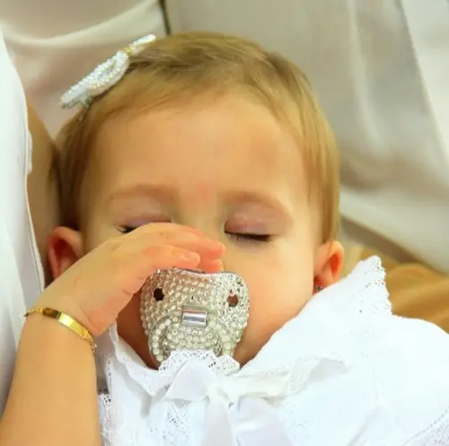 아직은 너무 어려서 떼지 말아야 되지 않나요?