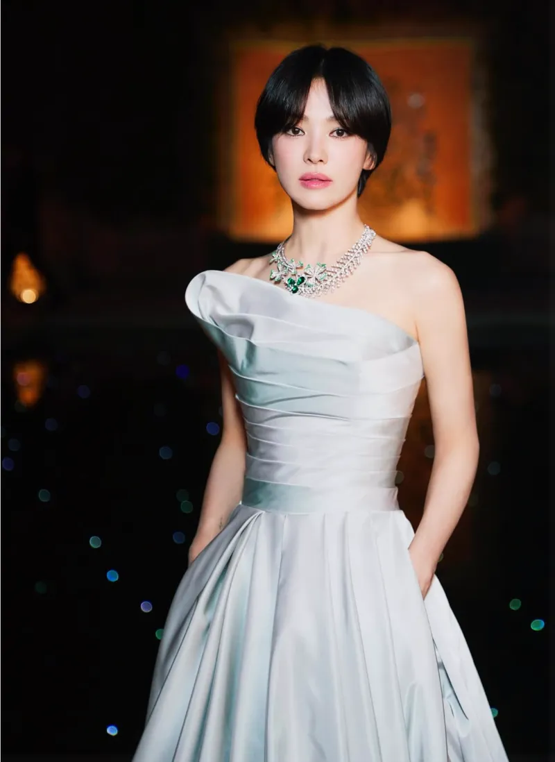 송혜교 쇼메, 송혜교 화보, 송혜교 보그, 송혜교 주얼리, 송혜교 목걸이, 쇼메, 쇼메 앰버서더, 쇼메 주얼리, 쇼메 목걸이, 비 마이 러브, 쇼메 비 마이 러브, 조세핀 컬렉션, 하이주얼리 브랜드, 프랑스 명품 주얼리, 쇼메 가격, 쇼메 예물, 명품 예물 추천, 쇼메 후기, 쇼메 실착, 셀럽 주얼리, 송혜교 착용, 쇼메 예약구매, 명품 주얼리 추천, 하이주얼리 착용컷, 비마이러브 실착, 쇼메 조세핀