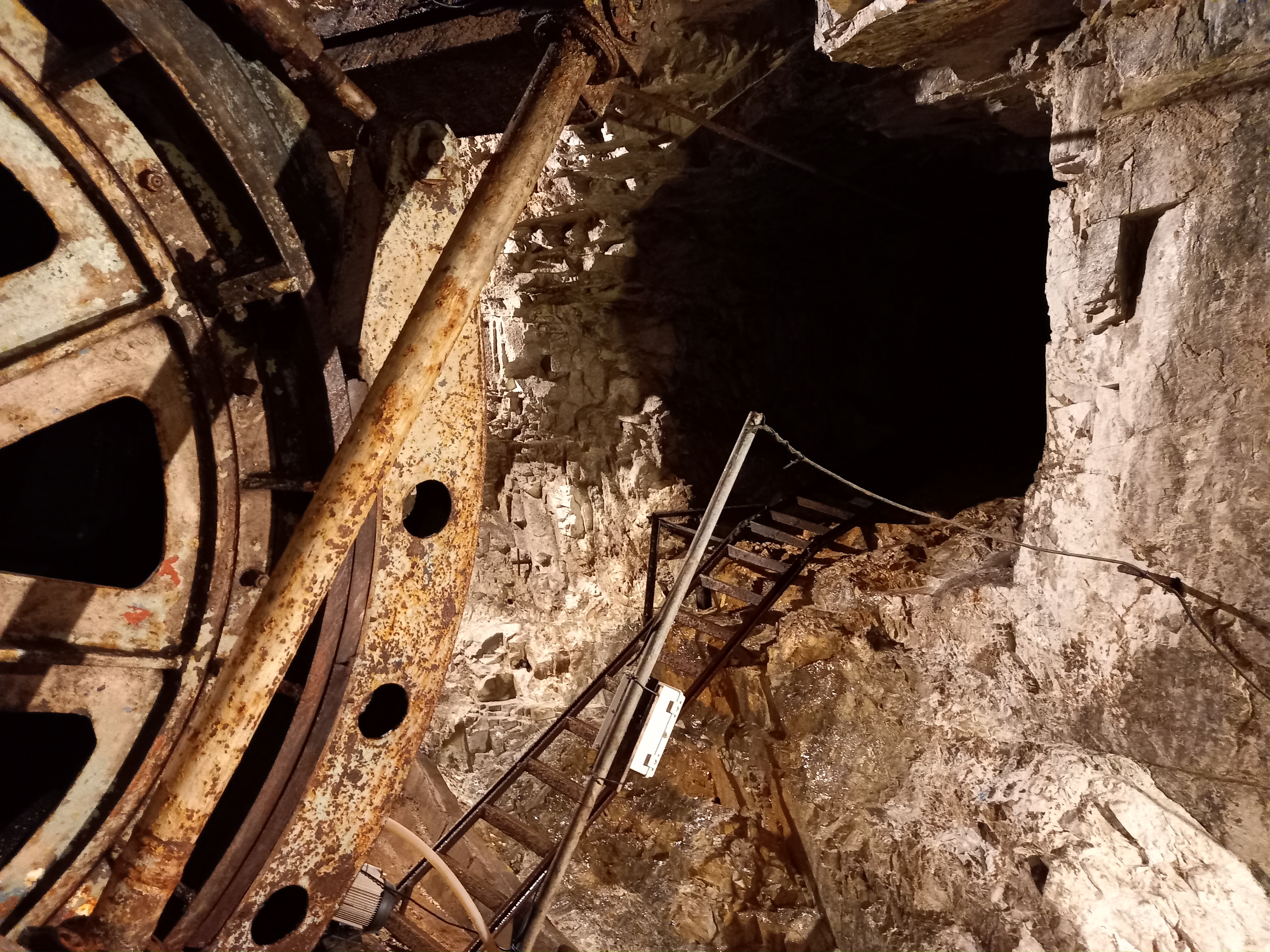 ์ถฉ์ฃผ ํ์ฅ๋๊ตด