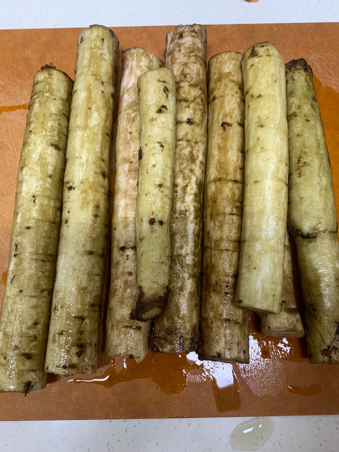 껍질 깎은 우엉 사진