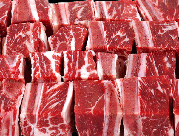 슬라이스된 모양의 척갈비