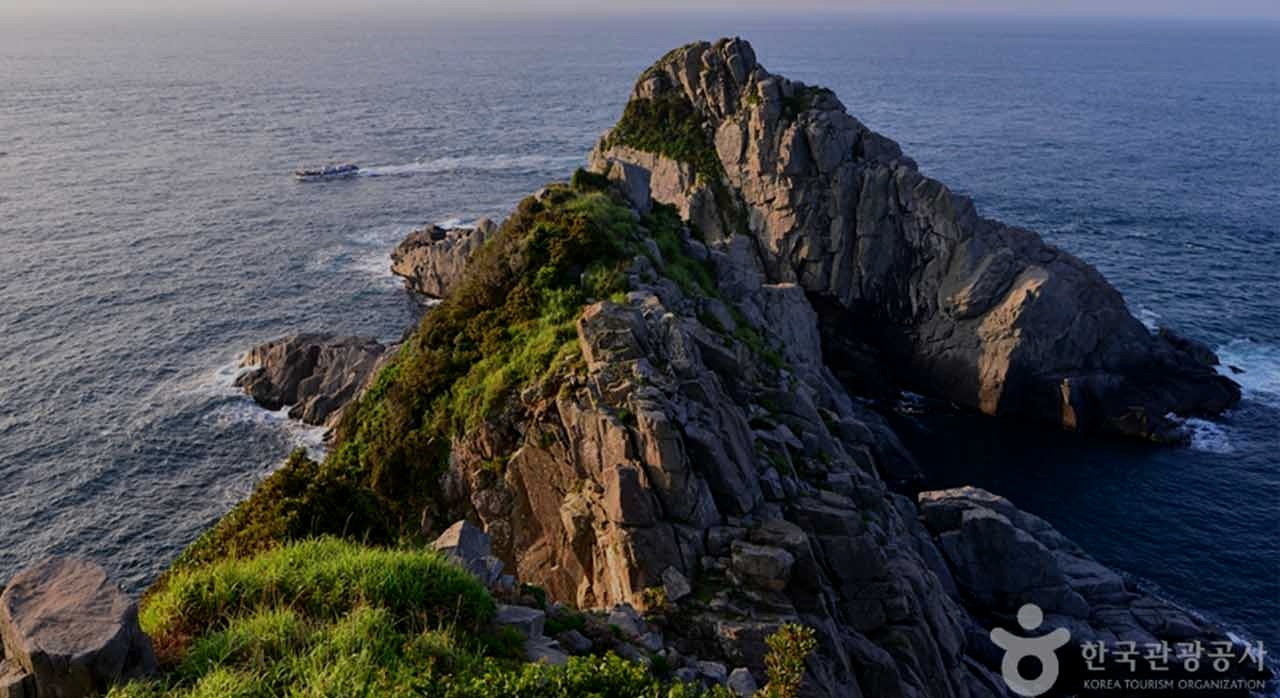 거문도와 바다가 어우러진 풍경. [ⓒ대한민국 구석구석]