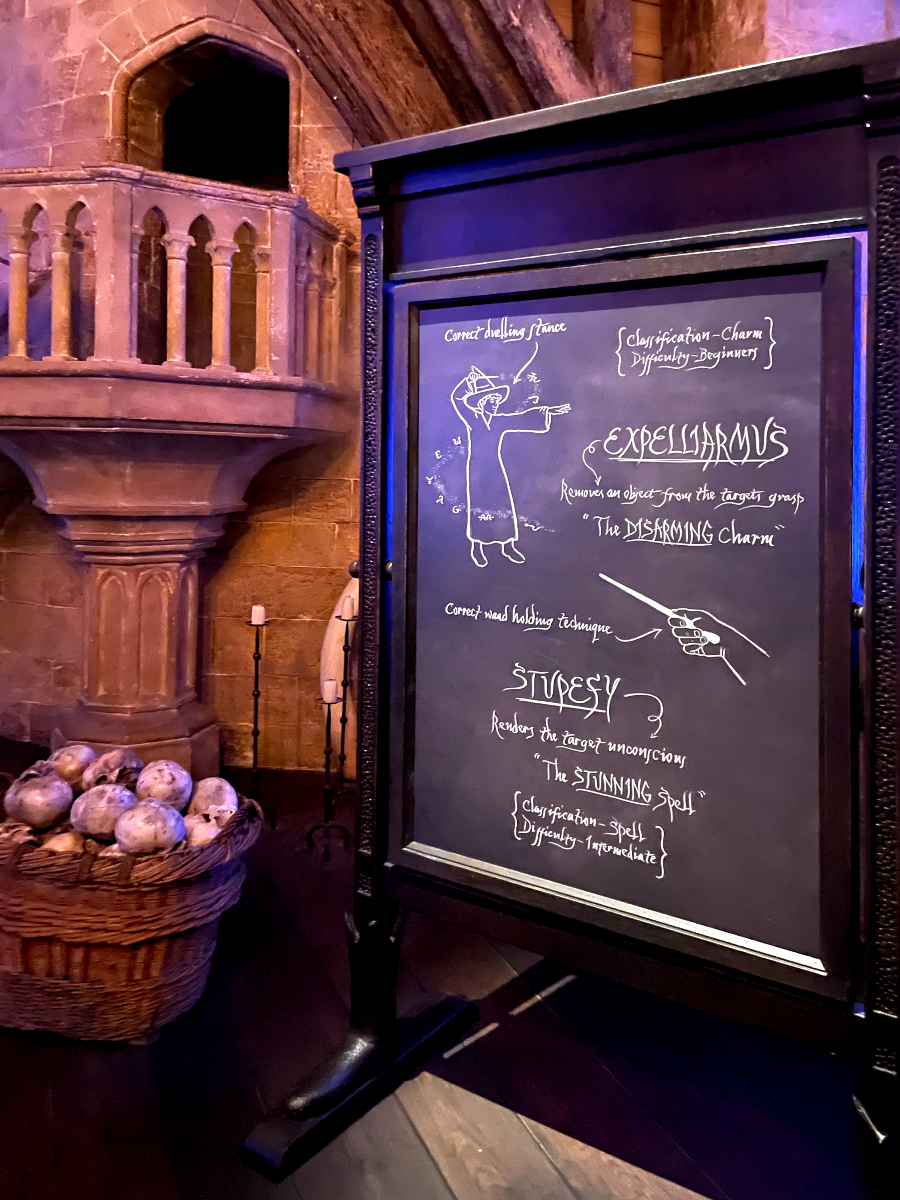 워너 브라더스 해리포터 스튜디오 - 호그와트 마법수업 어둠의 마법 방어술을 배우는 곳