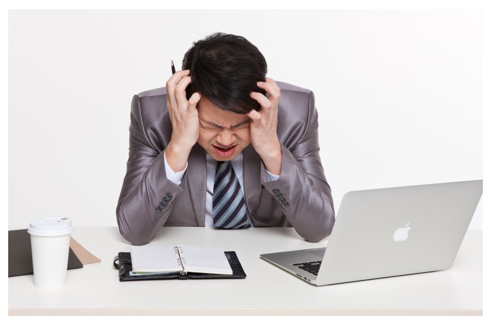 스트레스 받는 남성 사진