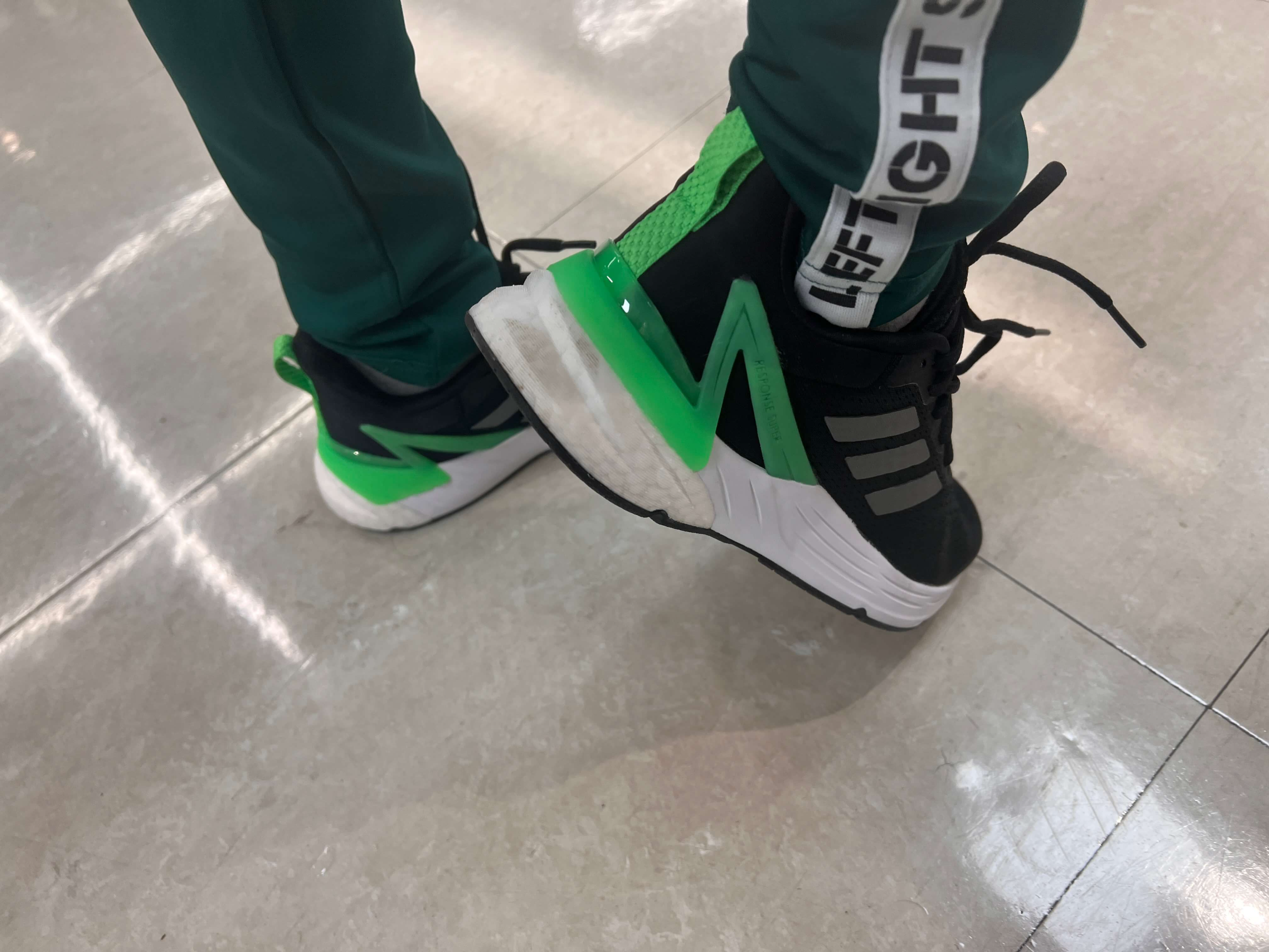 아디다스 어린이 운동화