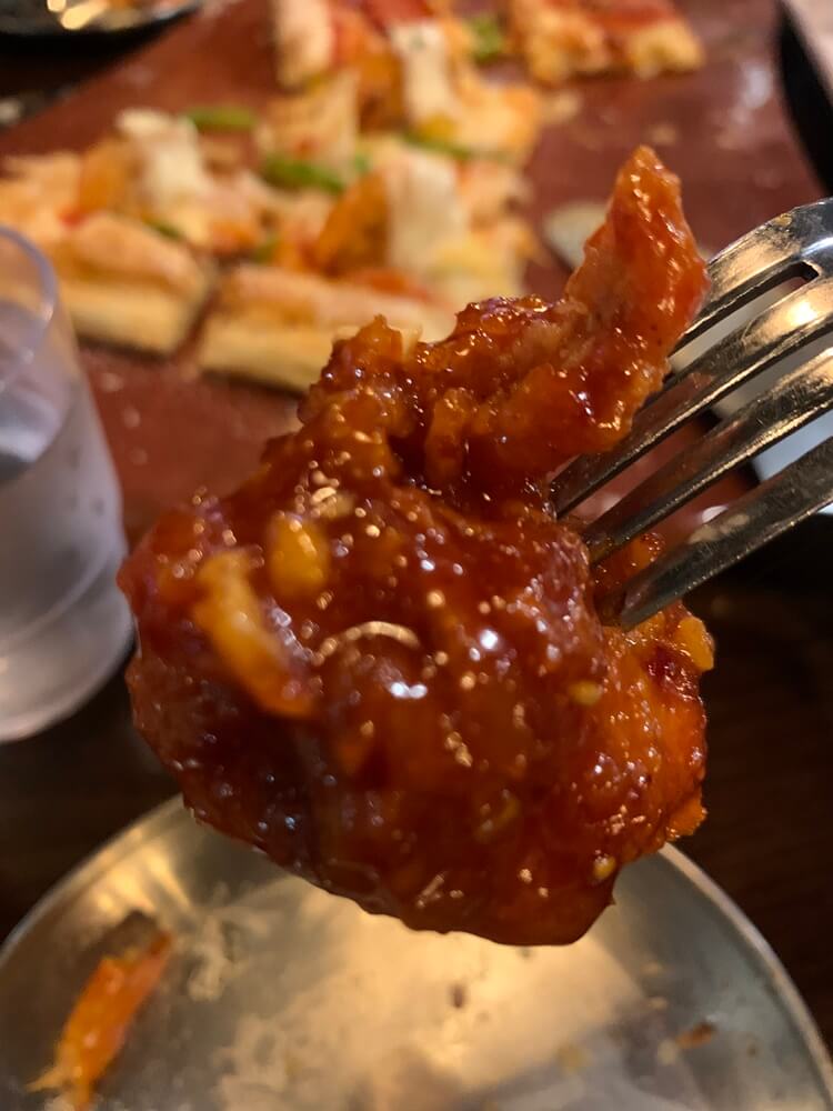 후라이드 치킨 한조각