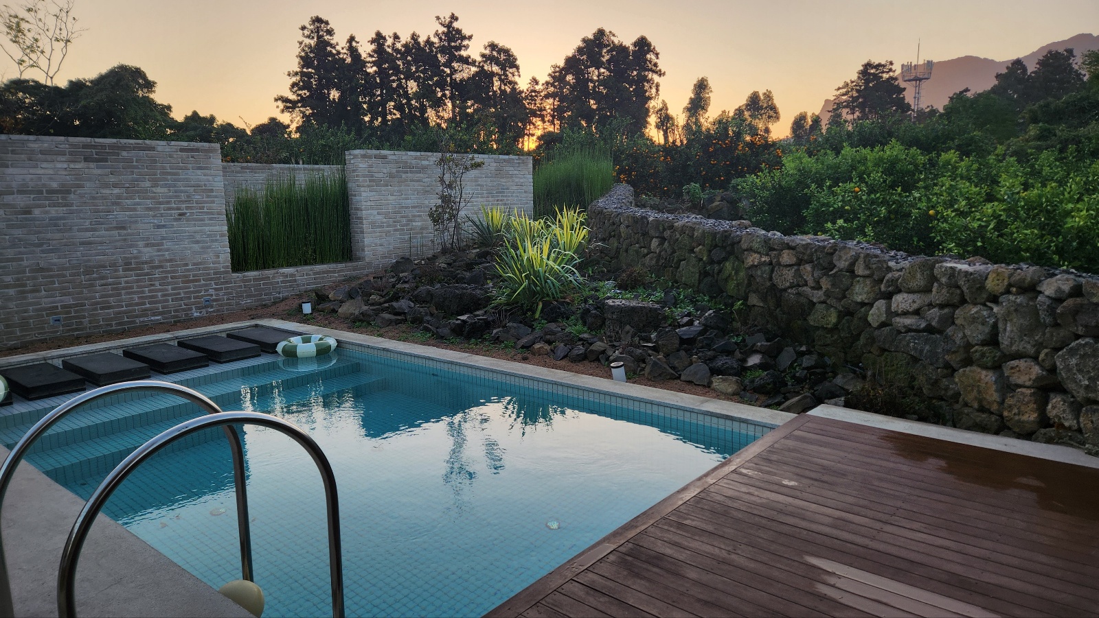 재재소소 수영장