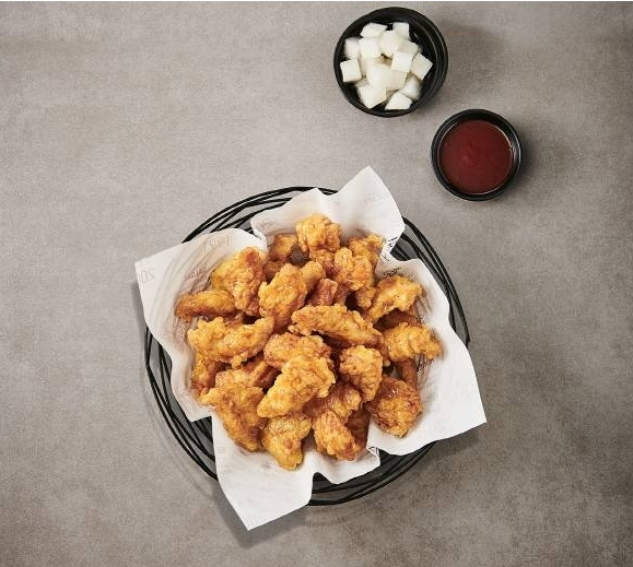 교촌치킨 – 간장과 허니의 매력