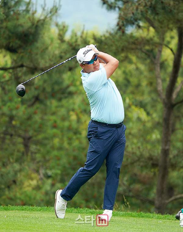 KPGA 이상엽 프로필 총정리: 10년 만의 우승 나이 상금 예비신부 캐디와 세운 역대급 신기록