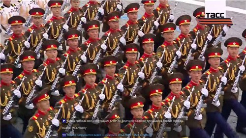 북한군 첫 행진: 러시아 전승절 우크라이나 참전으로 다져진 북러 혈맹의 실체 분석