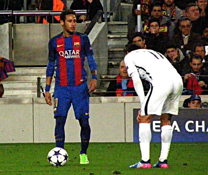 프리킥 준비중인 네이마르