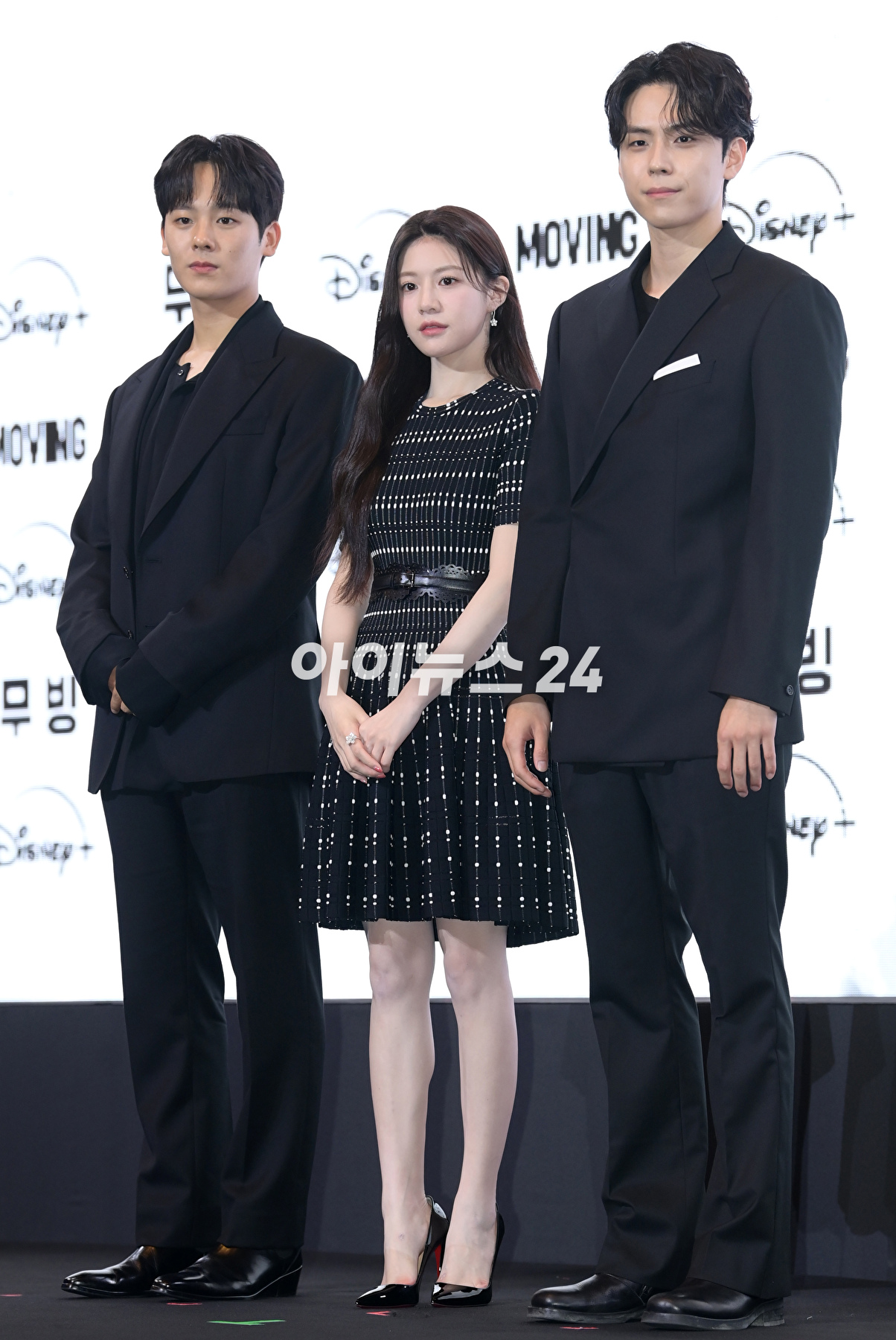 배우 이정하-고윤정-김도훈이 3일 오후 서울 강남구 그랜드 인터컨티넨탈 서울 파르나스에서 진행된 디즈니+ 새 오리지널 시리즈 &#39;무빙&#39; 제작발표회에 참석하고 있다. [사진=정소희 기자