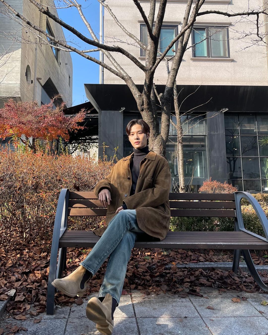 윤지온