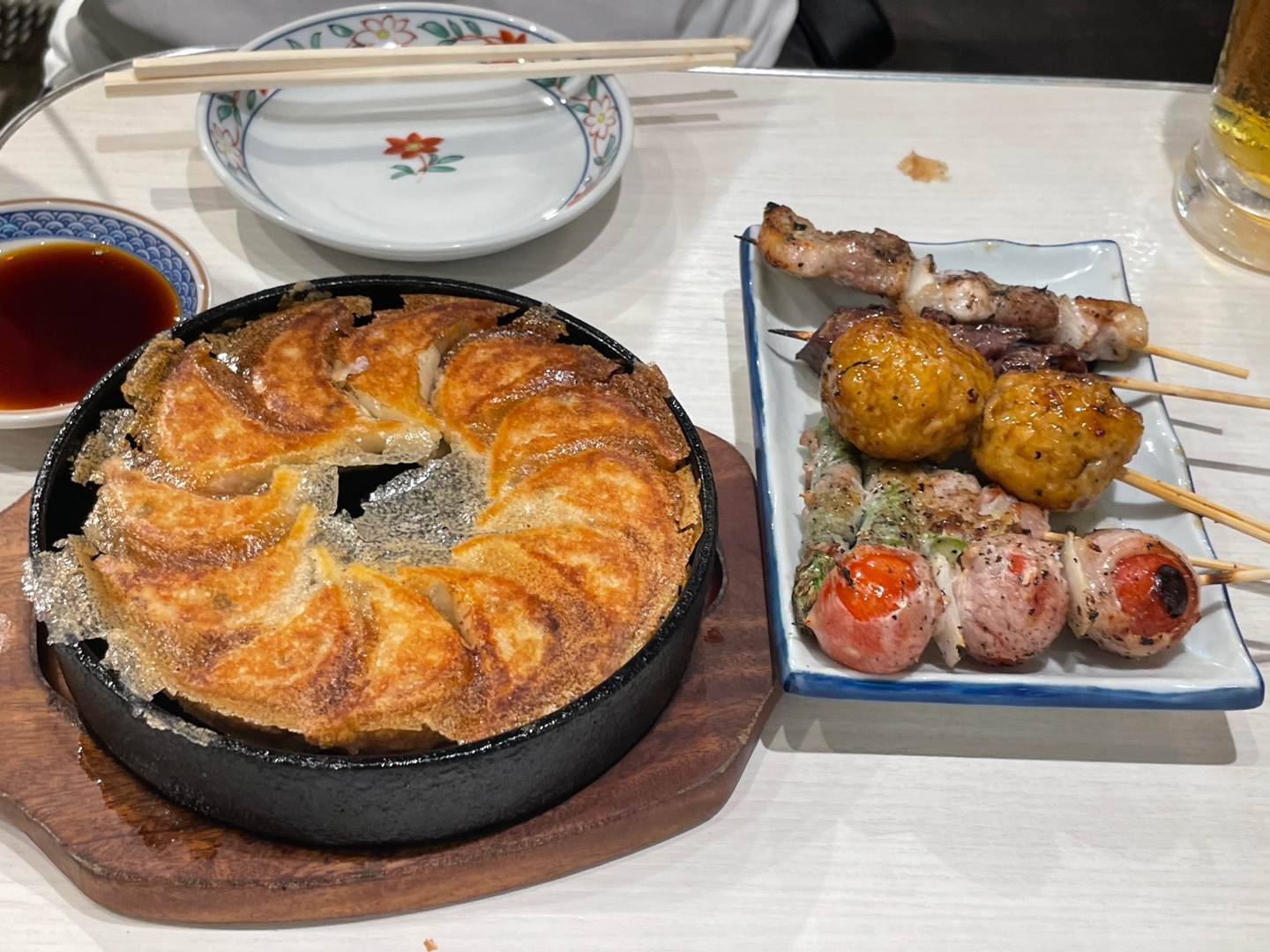 교자와 야키토리 세트 클로즈업