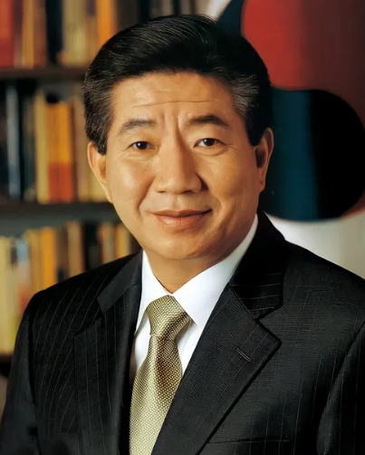 2009년 5월 23일 노무현 전 대통령이 봉하마을 부엉이 바위에서 서거했습니다. "나로 말미암아 여러 사람이 받은 고통이 너무 크다"는 유서와 500만 명의 추모, 그리고 그의 서거가 한국 현대 정치사에 남긴 질문을 조명합니다.