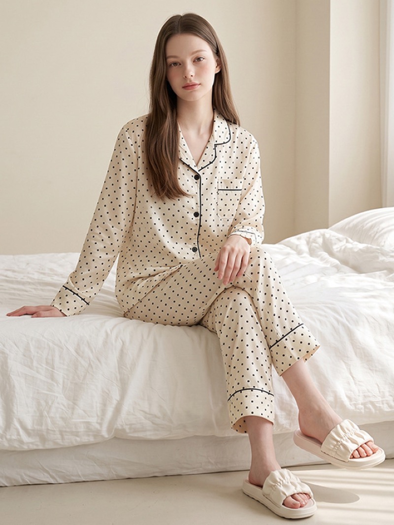 카라 실키 도트 파자마 세트