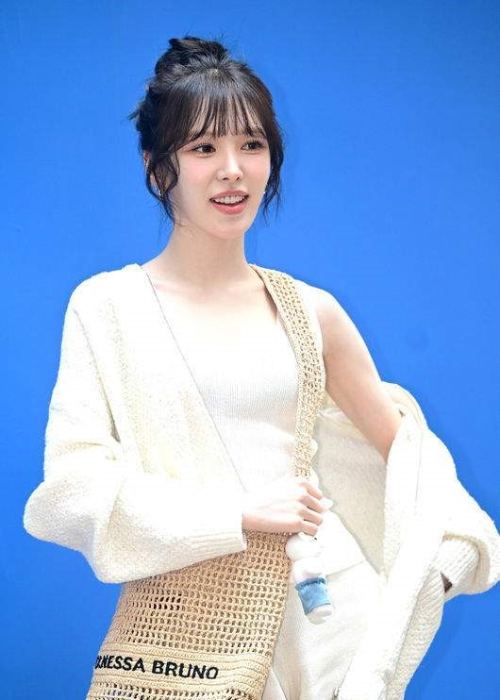 웬디, 생애 첫 시구 도전! 부산 사직구장에서의 특별한 하루