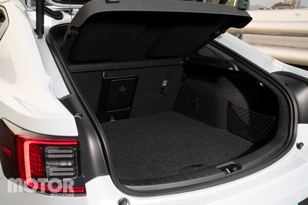 폴스타 2가 여심을 사로잡는 이유