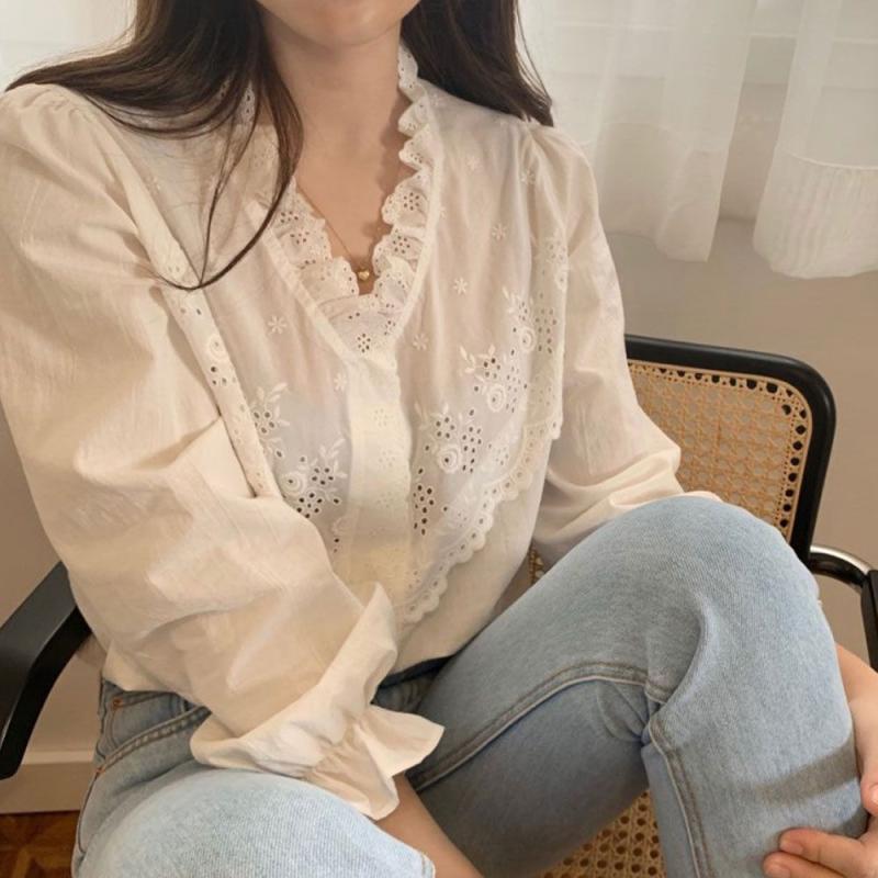 펀칭블라우스 프릴넥 화이트블라우스 봄옷 캐주얼