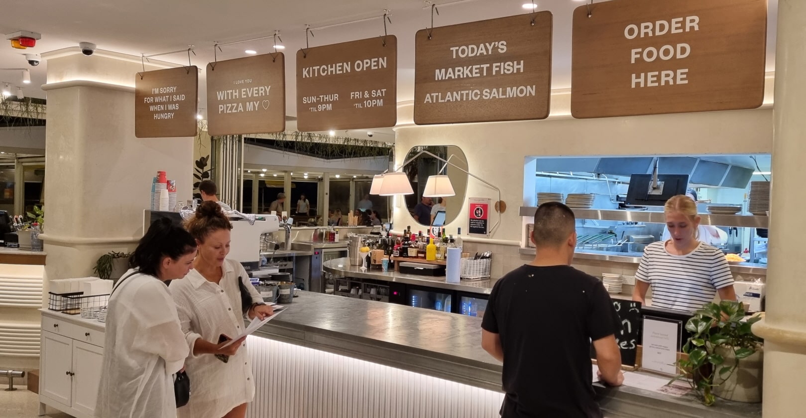 테리걸 호텔 크라운 플라자