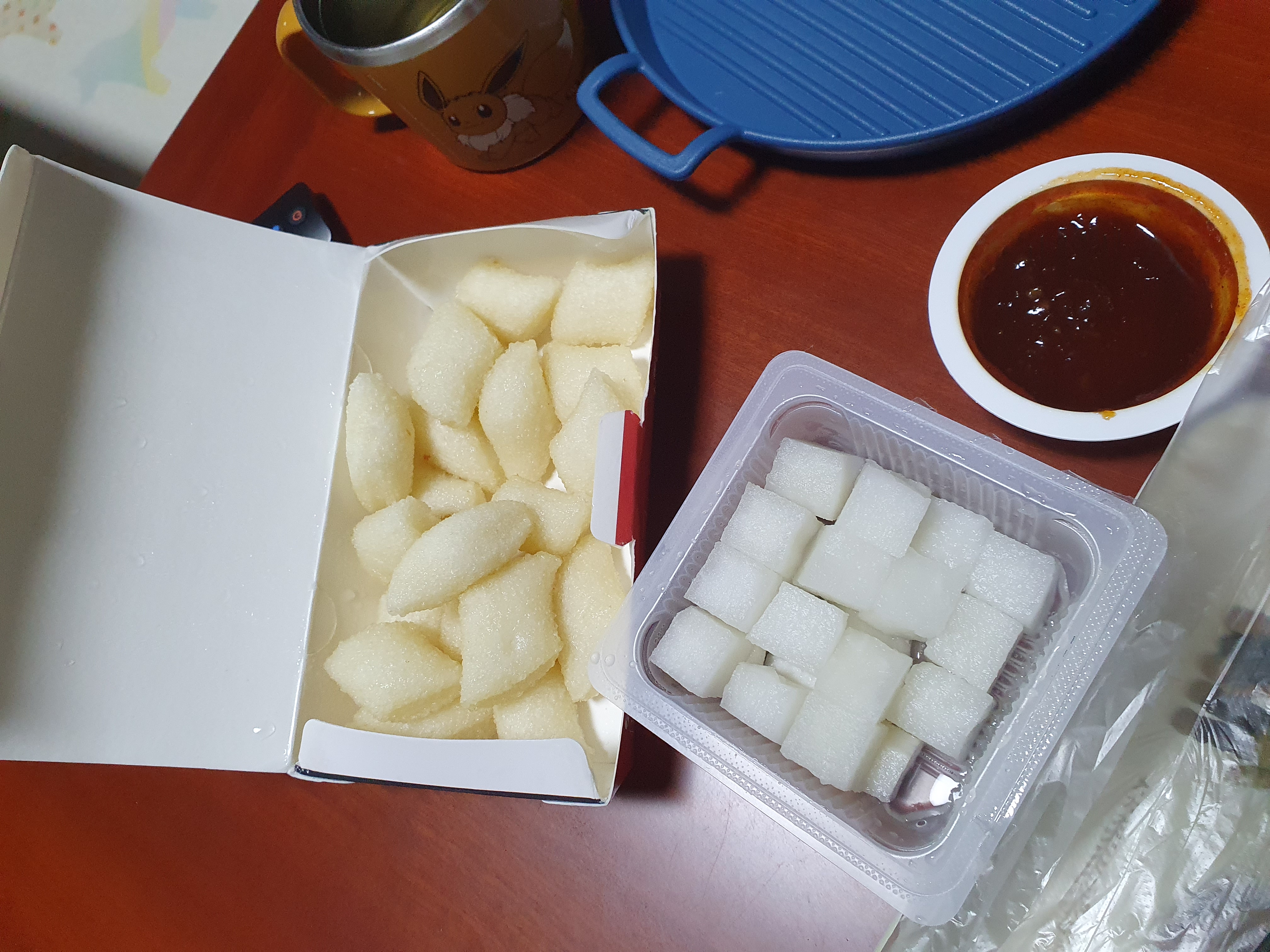 꾸브라꼬치킨 떡튀김