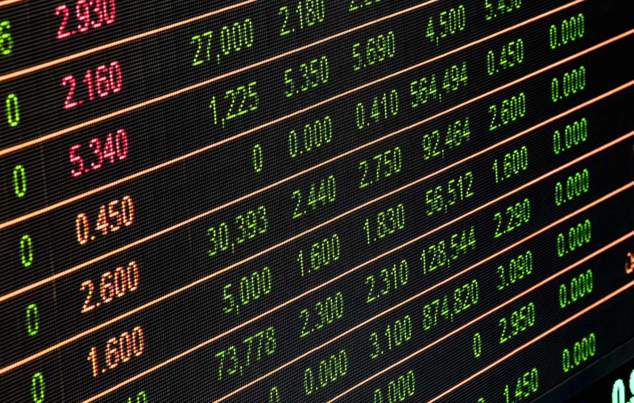 주식 거래판에 적힌 숫자들