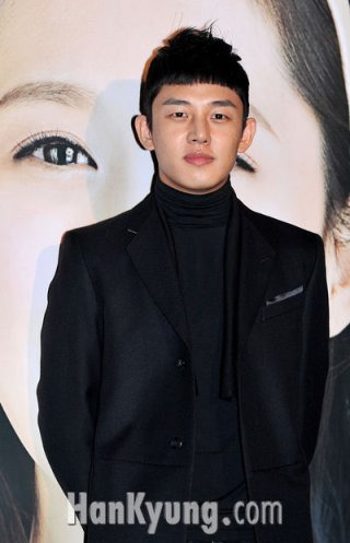 유아인 작품 활동