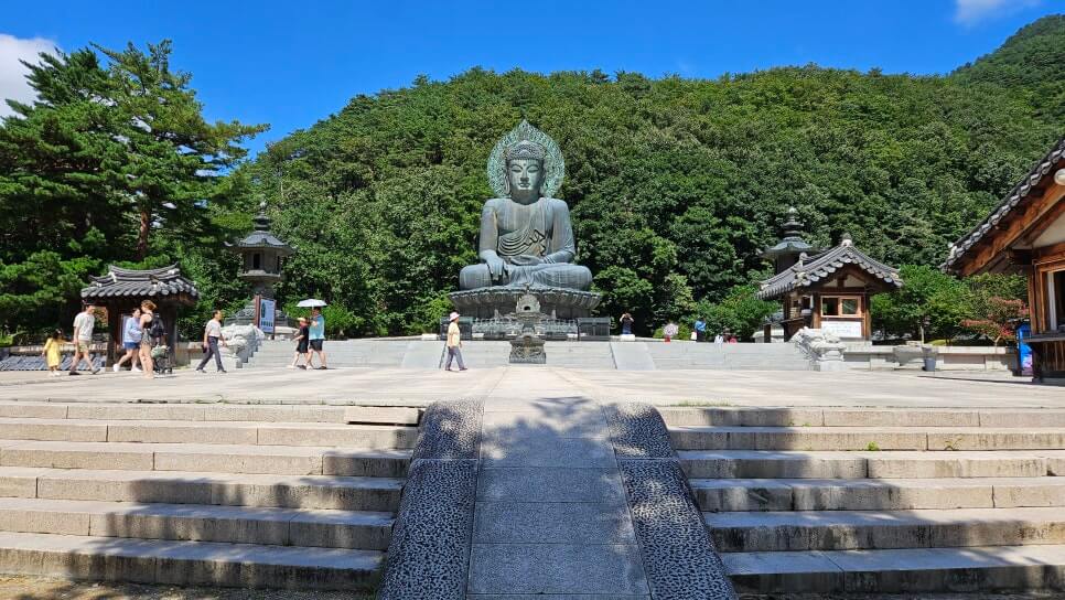 속초 신흥사 : 설악산의 숨결과 통일의 염원이 머무는 곳 설악산의 깊은 산문을 지키는 천년 고찰