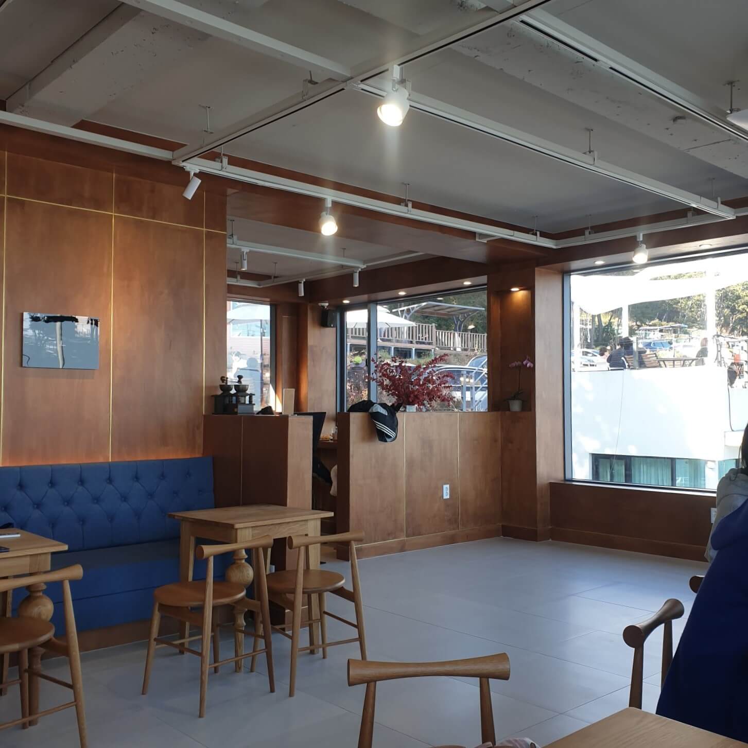 이태원 121의 2층