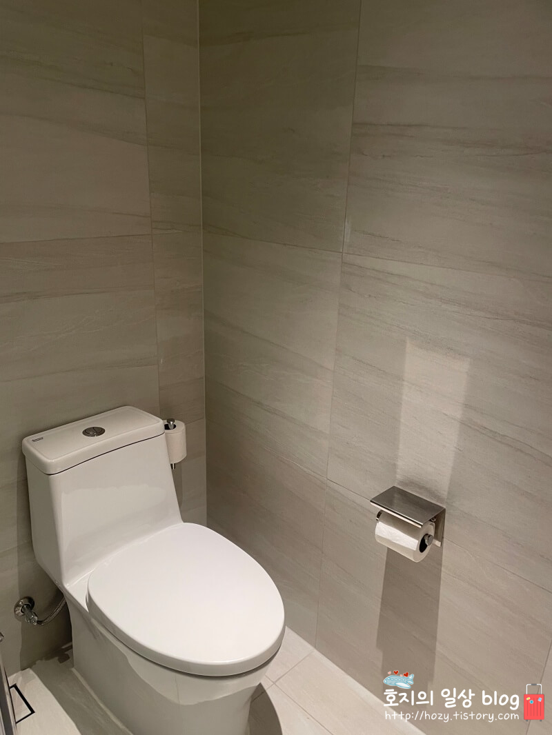 방콕 코트야드 메리어트 에어포트 디럭스룸 욕실 화장실