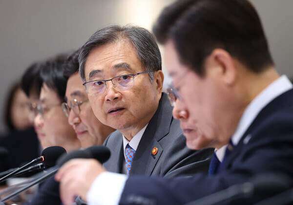 조현 외교부장관 대응책마련