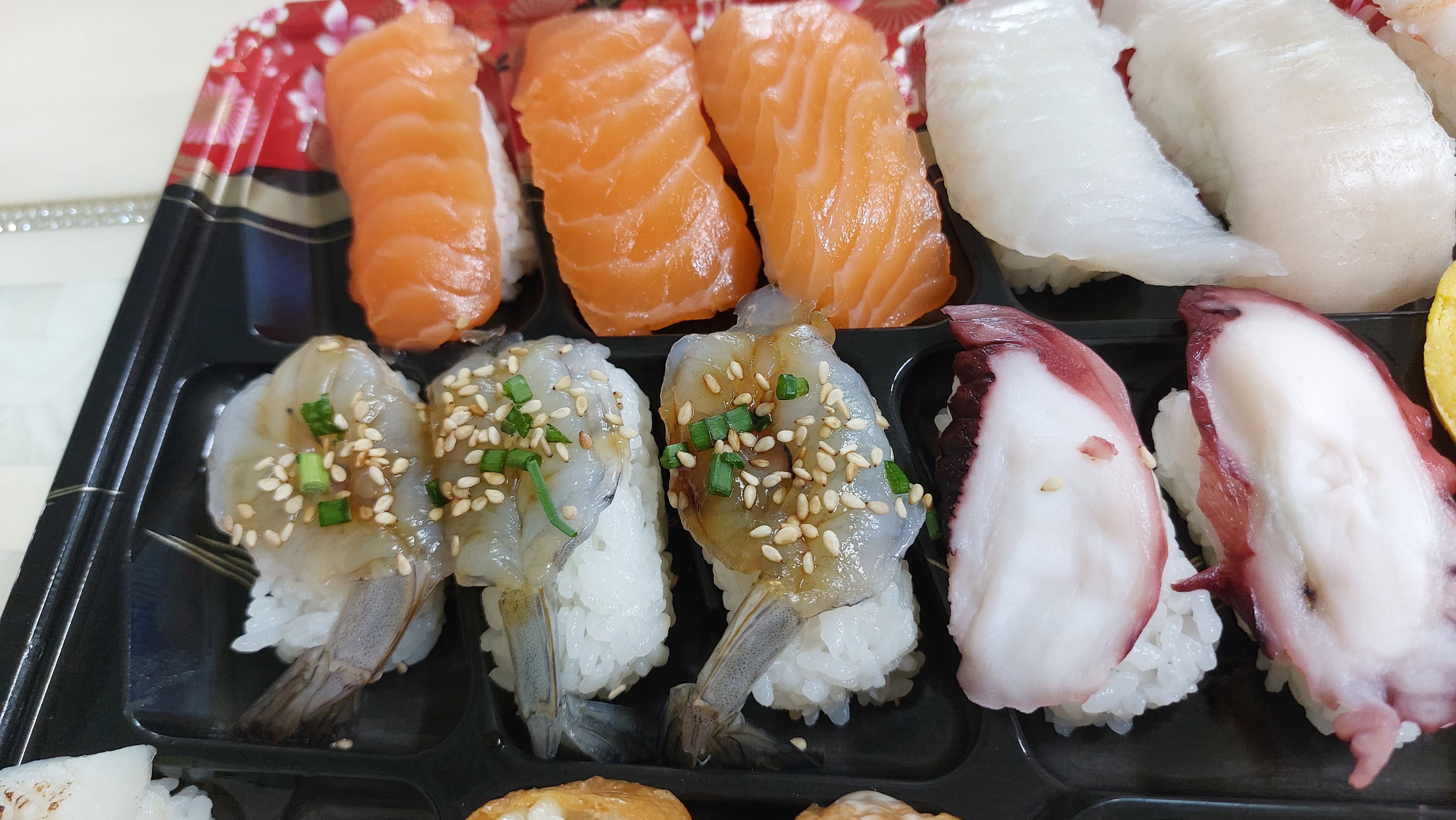 유성 홀플러스 초밥 30개