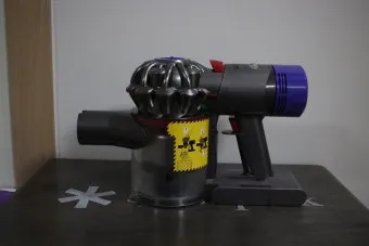 다이슨 배터리 빨간불 문제 발생 시 대처법 및 수리 팁_18