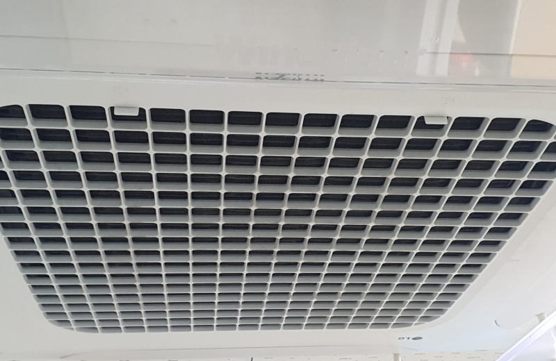 천정에-설치된-EHP