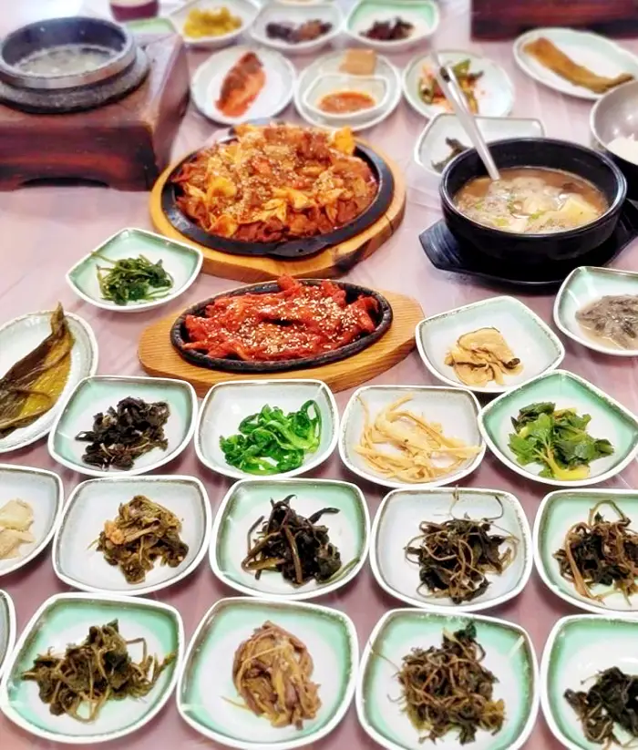 더덕구이 20가지 이상의 산나물과 청국장찌개 돌솥밥 산채정식 맛있는 곳 추천