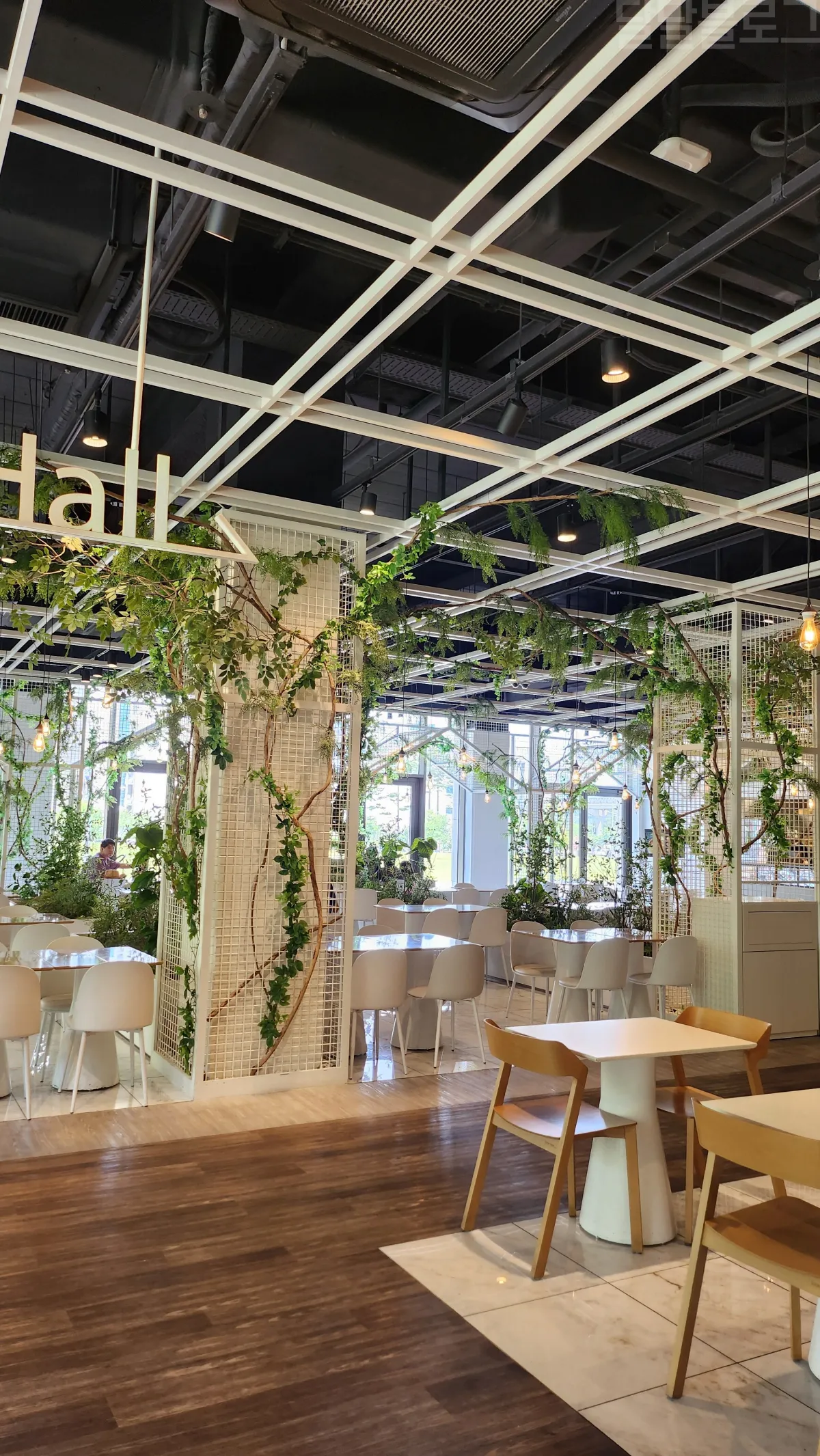 파라다이스시티-플라자-푸드코트-자리