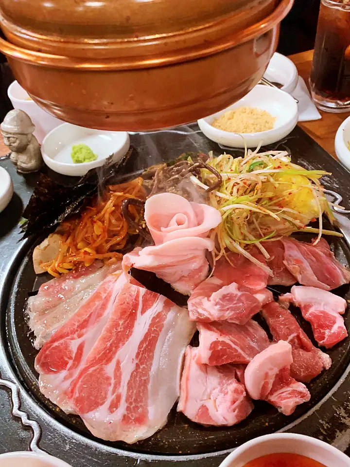 줄서는식당 48회 홍수현 제주 흑돼지 냉삼 꽃치마살 관자 구이 순두부찌개 비빔칼제비 강남 압구정 고기집 맛집