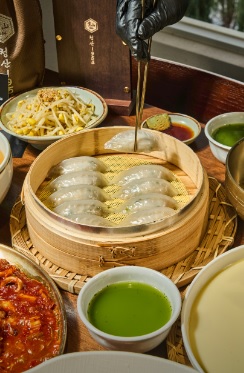 생생정보 고수의 부엌 부산 광안리 낙지볶음과 편백보쌈 맛집 부산 청산 1954 광안리 본점