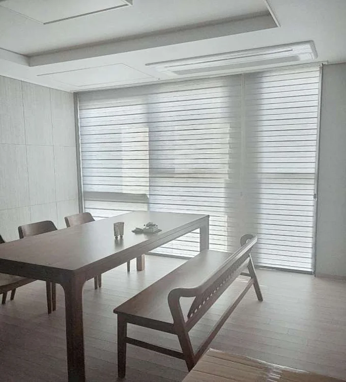 창 커텐 블라인드