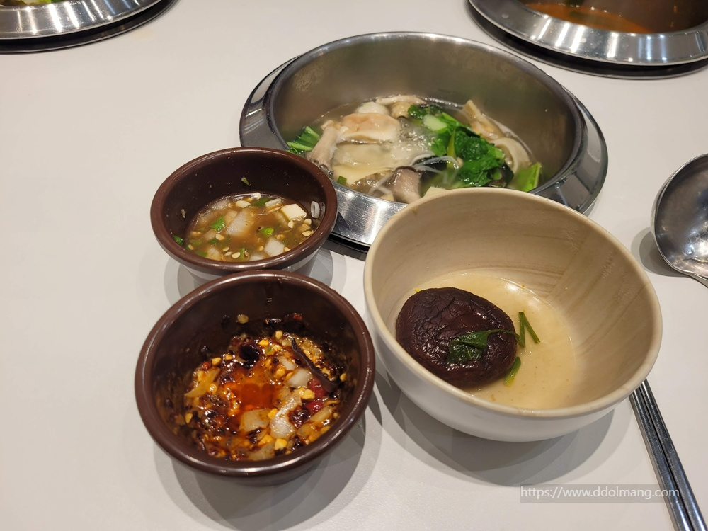 직접만든 오리엔탈소스와 마라 소스