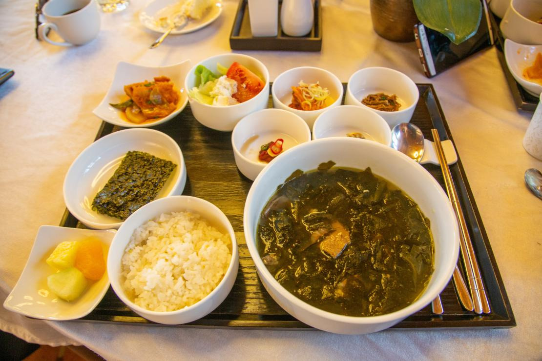 미역국 한상 차림