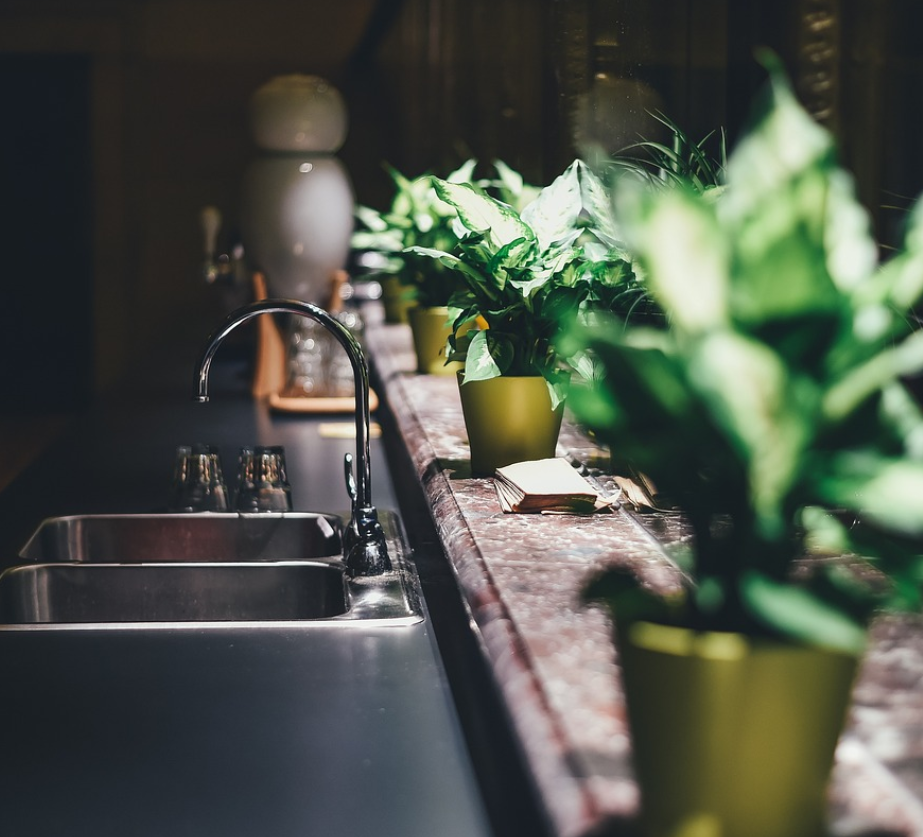 집안 냄새를 잡아주는 천연 아로마 디퓨저 만들기