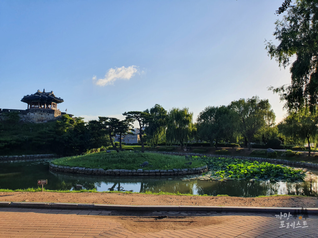 방화수류정 전경