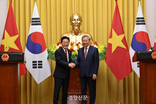 한-베트남 협력 강화 선포! 2026 정상회담 성과 총정리: 원전&middot;고속철&middot;1500억 달러 교역 목표