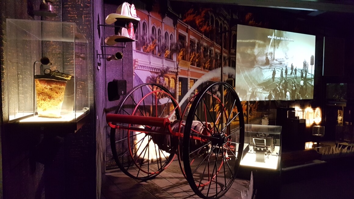 시애틀의 철도건설을 알려주는 전시물들