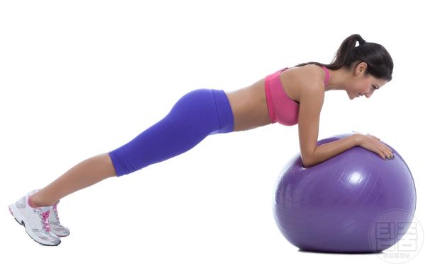 11자 복근 운동,짐볼 운동,뱃살 빼는 운동,팁줌